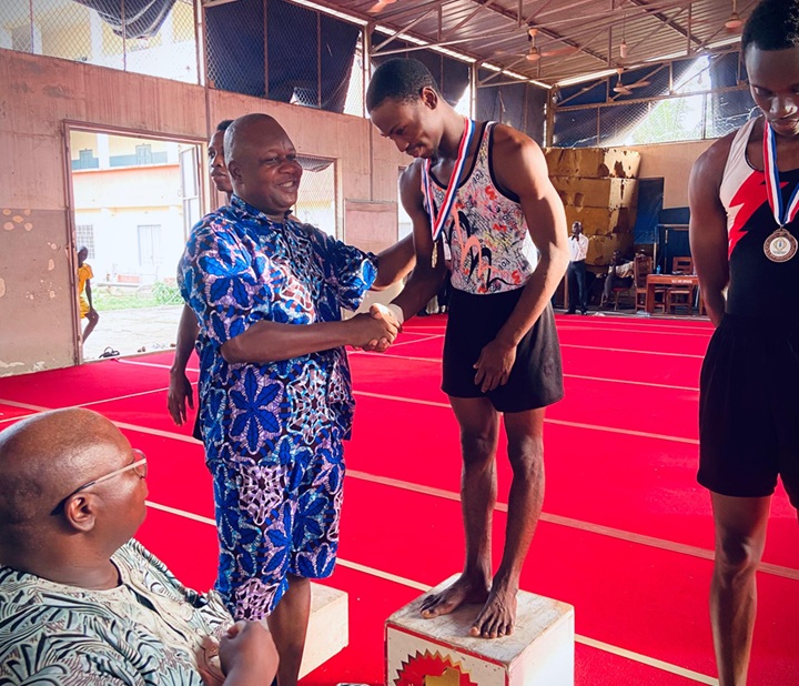 Gymnastique au Bénin : Rodrigue Ahissou domine le championnat national, des talents émergent
